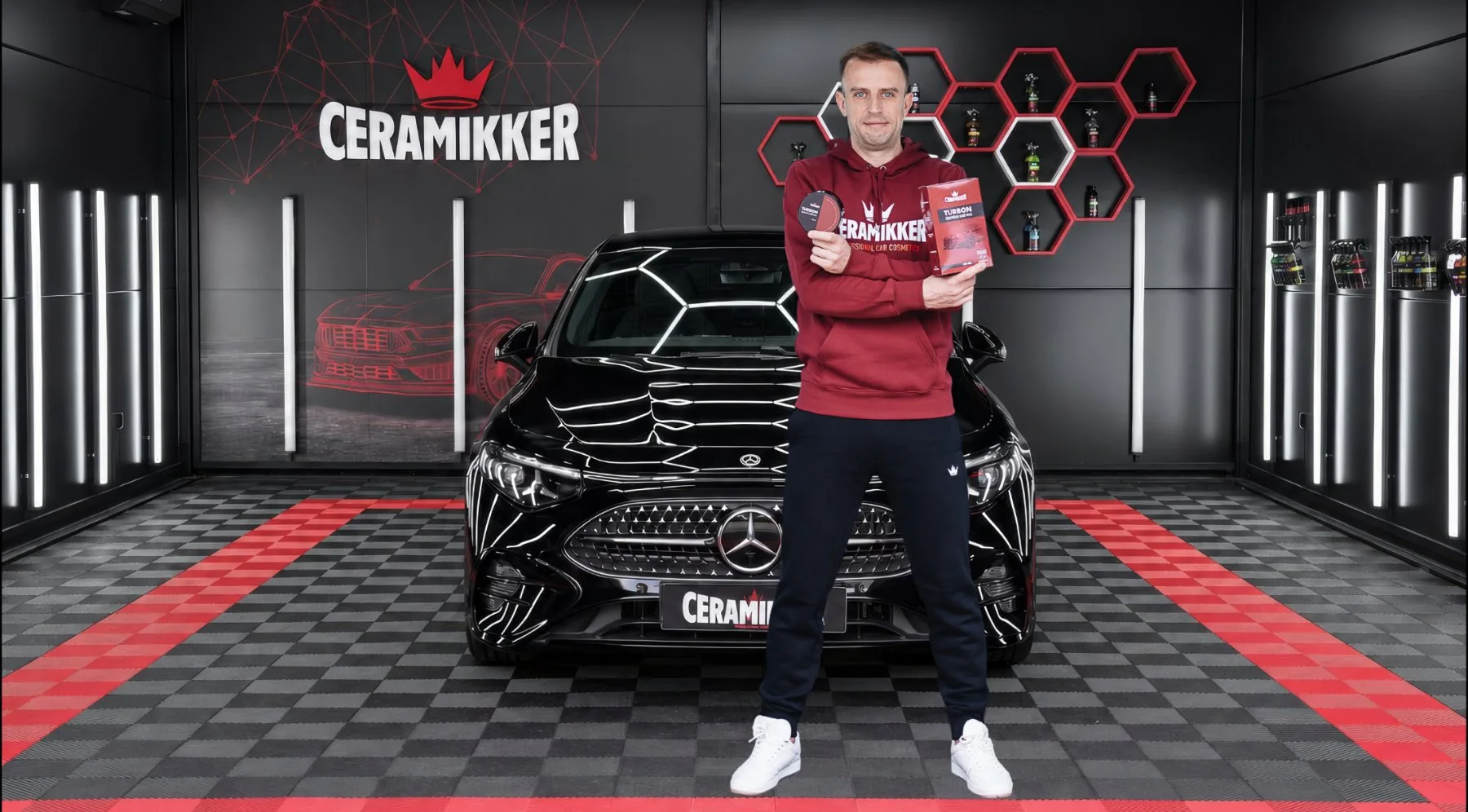 Nowy Mercedes-Benz CLA w studiu Ceramikker