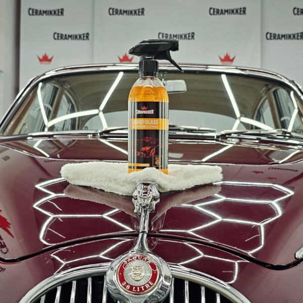 lustrzany połysk na samochodzie