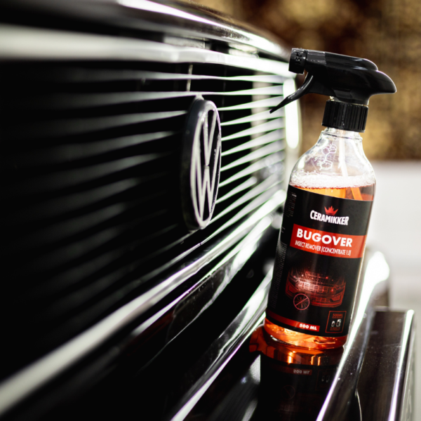 płyn do usuwania owadów z samochodu