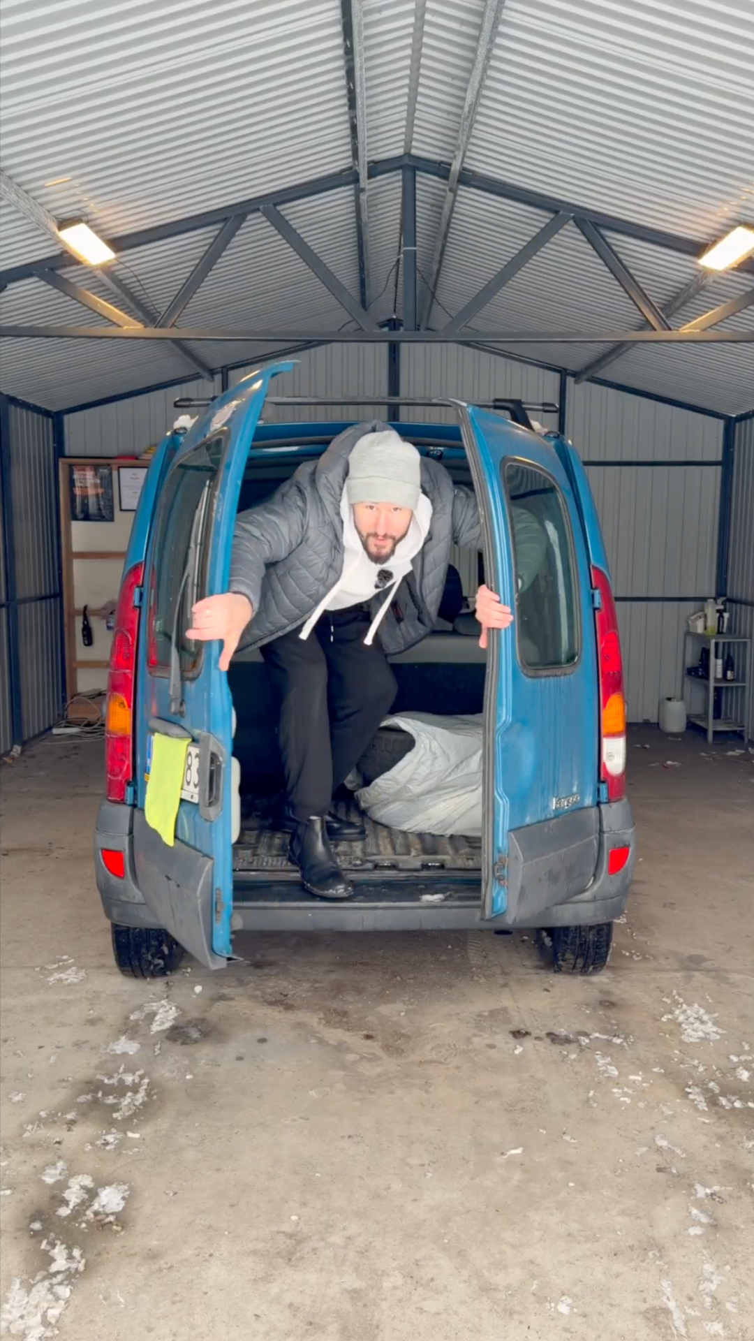 Ceramikkker_Interior_One_Mikrotworca_barterowy_Oktawian_Gajewski